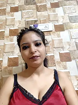 QUEEN-ADITI online show from November 29, 2025, 3:26 pm