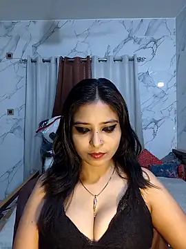 QUEEN-ADITI online show from April 6, 2026, 5:25 pm