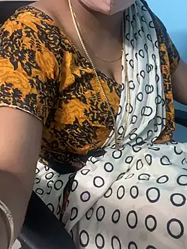 Snapshot of monal_95 chatting on February 6, 2026, 2:20 pm monal 95 online show from February 6, 2026, 2:20 pm