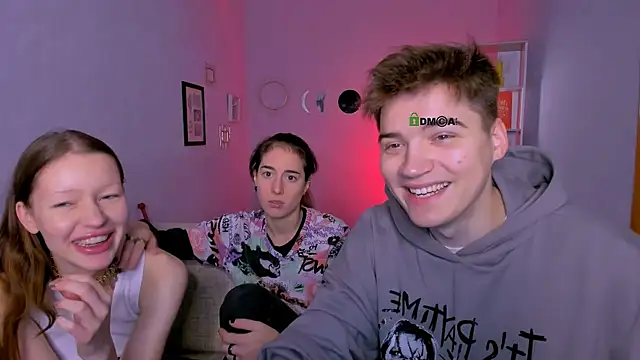 khloebeauty online show from November 15, 2025, 8:27 pm