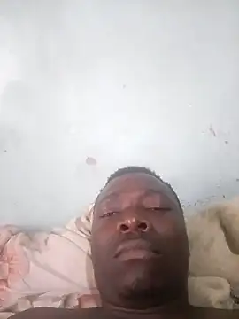 Snapshot of Mrhugeblack chatting on October 1, 2025, 10:43 am Mrhugeblack online show from October 1, 2025, 10:43 am