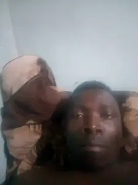 Snapshot of Mrhugeblack chatting on October 10, 2025, 11:15 pm Mrhugeblack online show from October 10, 2025, 11:15 pm