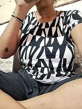 Snapshot of meenu_bhabhi547 chatting on September 11, 2025, 2:44 am meenu bhabhi547 online show from September 11, 2025, 2:44 am