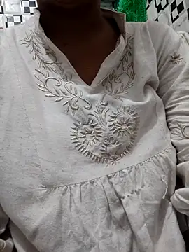 Snapshot of meenu_bhabhi547 chatting on September 20, 2025, 12:44 am meenu bhabhi547 online show from September 20, 2025, 12:44 am