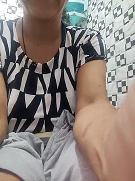 Snapshot of meenu_bhabhi547 chatting on September 26, 2025, 5:06 pm meenu bhabhi547 online show from September 26, 2025, 5:06 pm