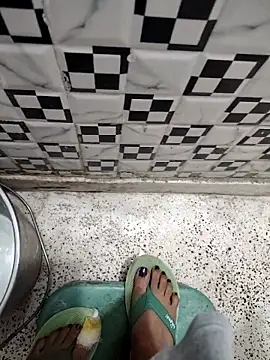 Snapshot of meenu_bhabhi547 chatting on October 8, 2025, 2:31 am meenu bhabhi547 online show from October 8, 2025, 2:31 am