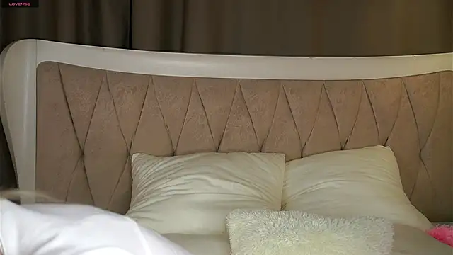 Snapshot of MarciDarugar chatting on October 4, 2025, 5:22 pm MarciDarugar online show from October 4, 2025, 5:22 pm