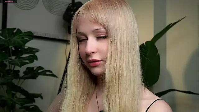 Snapshot of MarciDarugar chatting on November 29, 2025, 3:04 pm MarciDarugar online show from November 29, 2025, 3:04 pm