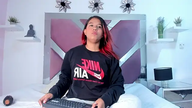 Snapshot of Meegan_Doll chatting on October 27, 2025, 1:37 pm Meegan Doll online show from October 27, 2025, 1:37 pm