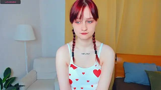 KatyKufel online show from October 25, 2025, 6:35 pm