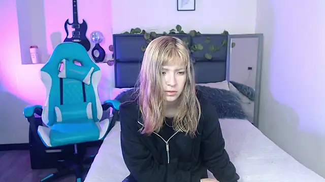 Amnesia  online show from September 30, 2025, 1:27 pm