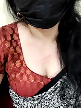 Devikha27 online show from April 29, 2026, 5:41 pm