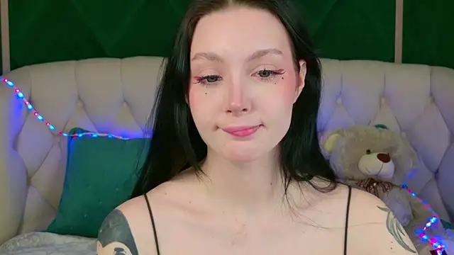 Snapshot of Goldy_Stark chatting on February 12, 2026, 8:37 pm Goldy Stark online show from February 12, 2026, 8:37 pm