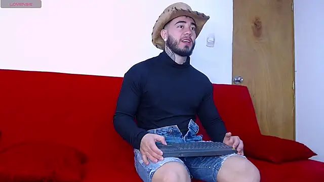 tommyblessd1 online show from September 14, 2025, 6:23 am