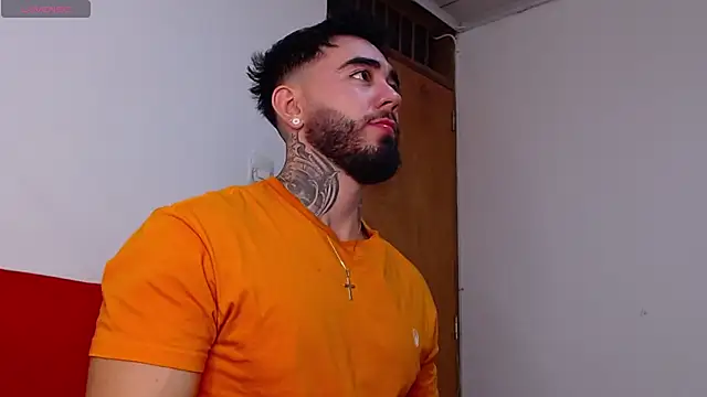 tommyblessd1 online show from October 5, 2025, 9:07 am