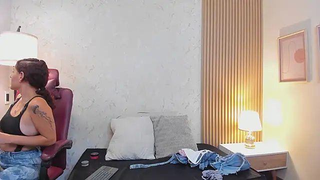 aliceandsia online show from March 15, 2026, 1:06 pm