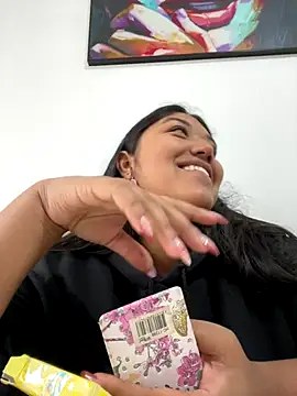 SharaRous online show from December 19, 2025, 11:39 am