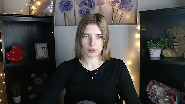 JuiceLips   online show from January 11, 2026, 3:28 pm