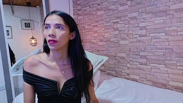 Martina thompson69 online show from March 13, 2026, 3:51 pm