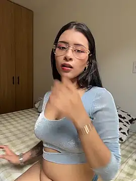 CatadeLuca online show from April 9, 2026, 5:29 pm