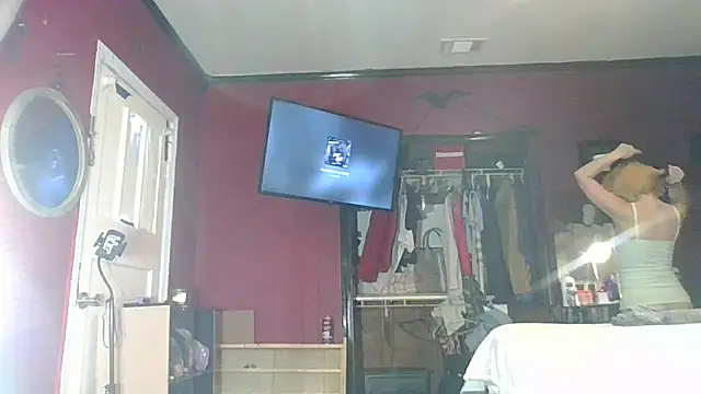 Snapshot of TaylorMade2223 chatting on September 11, 2025, 5:02 pm TaylorMade2223 online show from September 11, 2025, 5:02 pm