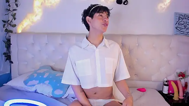 AleAurarashi online show from December 19, 2025, 5:58 am