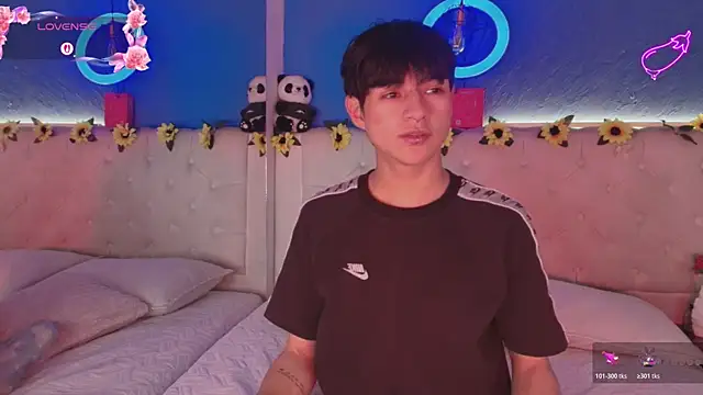 AleAurarashi online show from March 28, 2026, 3:17 am