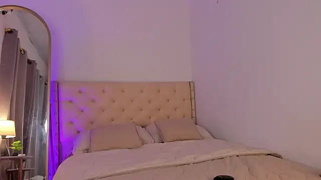 elzafuentes1 online show from March 5, 2026, 8:16 pm