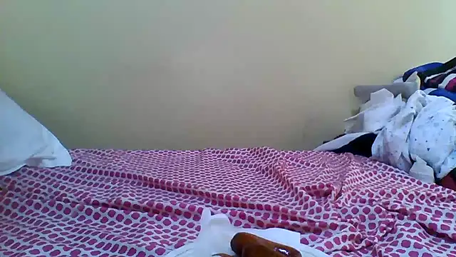 Snapshot of lilbaby15333 chatting on February 19, 2026, 12:12 pm lilbaby15333 online show from February 19, 2026, 12:12 pm