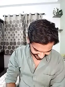 avi007p online show from November 21, 2025, 9:02 pm