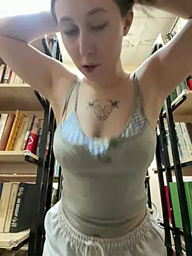 FroggyAnna online show from April 16, 2026, 6:09 pm