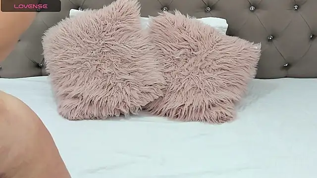 Isbettyche online show from October 29, 2025, 11:17 pm