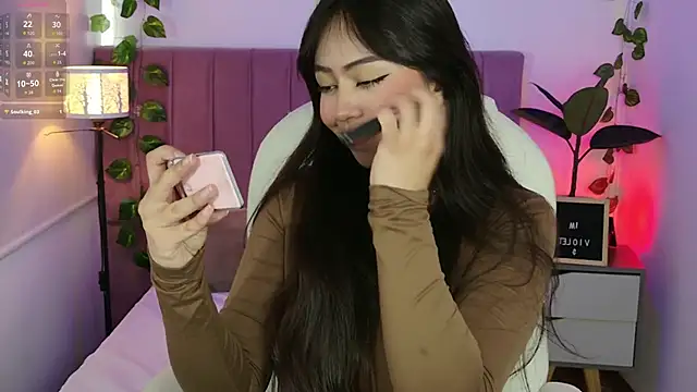 Snapshot of VioletBlacke_ chatting on October 15, 2025, 3:23 pm VioletBlacke  online show from October 15, 2025, 3:23 pm