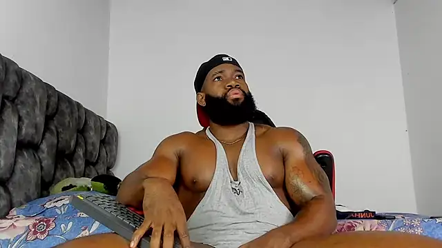 Snapshot of james_musclebbc chatting on October 25, 2025, 12:02 pm james musclebbc online show from October 25, 2025, 12:02 pm