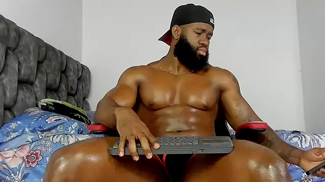 Snapshot of james_musclebbc chatting on October 28, 2025, 11:03 am james musclebbc online show from October 28, 2025, 11:03 am