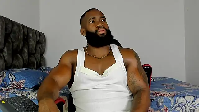 Snapshot of james_musclebbc chatting on November 14, 2025, 10:29 pm james musclebbc online show from November 14, 2025, 10:29 pm