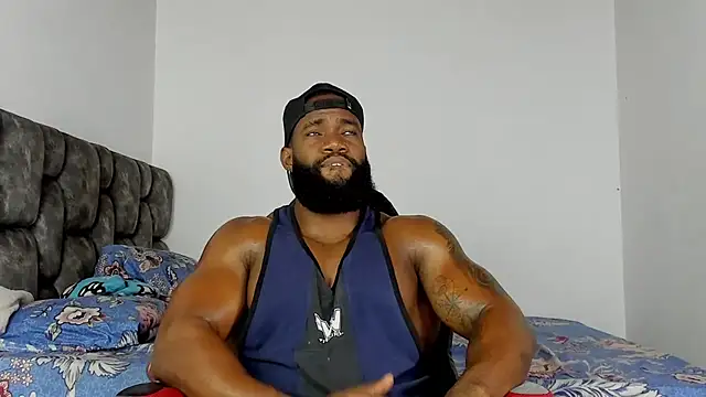 Snapshot of james_musclebbc chatting on November 18, 2025, 8:57 pm james musclebbc online show from November 18, 2025, 8:57 pm