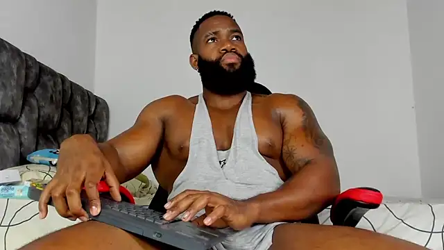 Snapshot of james_musclebbc chatting on February 2, 2026, 11:58 pm james musclebbc online show from February 2, 2026, 11:58 pm