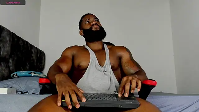 Snapshot of james_musclebbc chatting on June 2, 2026, 12:18 pm james musclebbc online show from June 2, 2026, 12:18 pm