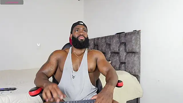 Snapshot of james_musclebbc chatting on June 24, 2026, 7:13 pm james musclebbc online show from June 24, 2026, 7:13 pm