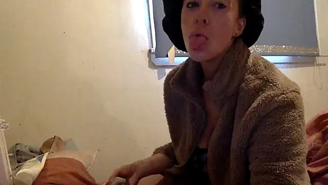 Snapshot of Bellababexox_ chatting on October 14, 2025, 2:51 pm Bellababexox online show from October 14, 2025, 2:51 pm