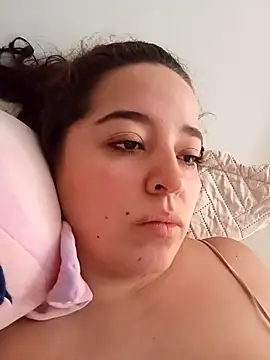 LoanaSantos online show from December 21, 2025, 6:37 pm