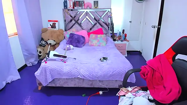 Luna Analya online show from April 9, 2026, 1:05 pm