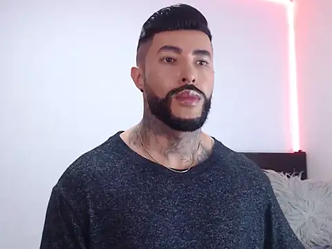 andrea de lucaa online show from October 25, 2025, 3:36 am