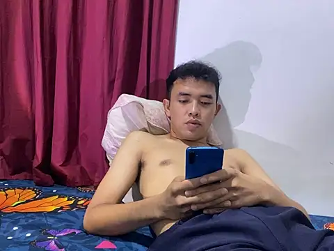 rand1101 online show from October 9, 2025, 7:34 pm