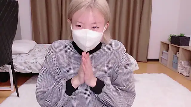 Nana  ch online show from May 7, 2026, 4:34 pm