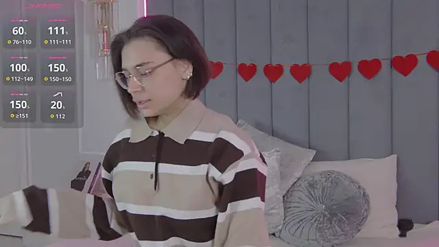 VioletAsh online show from March 5, 2026, 4:52 am