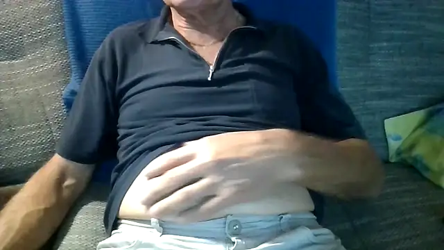 Snapshot of velikifant7 chatting on November 25, 2025, 8:36 am velikifant7 online show from November 25, 2025, 8:36 am