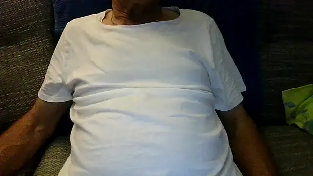 Snapshot of velikifant7 chatting on November 26, 2025, 7:15 pm velikifant7 online show from November 26, 2025, 7:15 pm