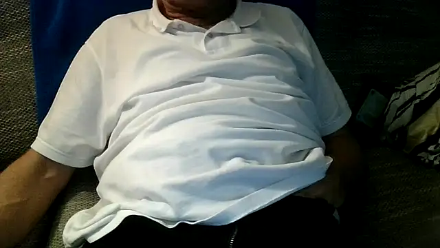 Snapshot of velikifant7 chatting on February 10, 2026, 5:28 pm velikifant7 online show from February 10, 2026, 5:28 pm